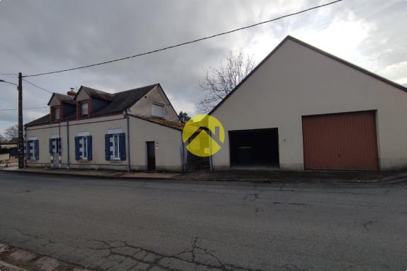 BEAUX VOLUMES AVEC GRANDS GARAGES !