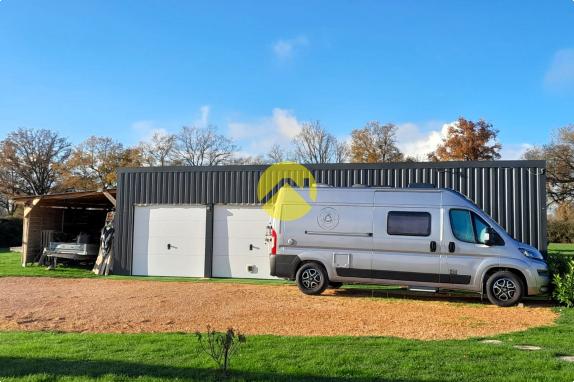 Maison+1 ha de terre+activité 