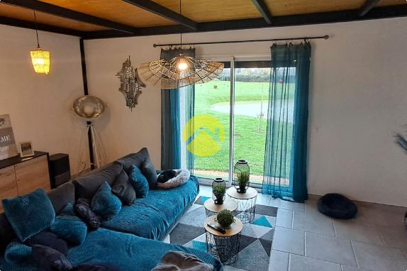 Maison+1 ha de terre+activité 