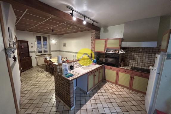 IMMEUBLE + GARAGE attenant