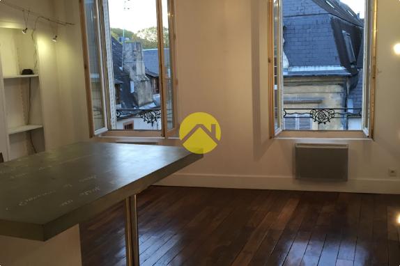 APPARTEMENT HYPER CENTRE