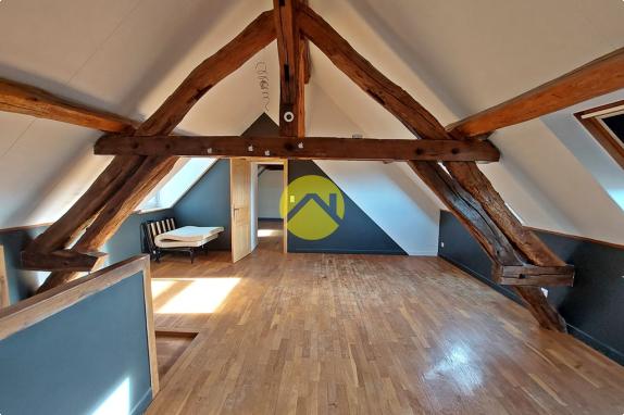 MAISON AVEC DÉPENDANCES ET PISCINE