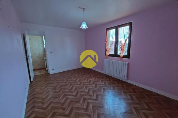 PAVILLON SUR SOUS-SOL + TERRAIN