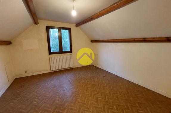 PAVILLON SUR SOUS-SOL + TERRAIN