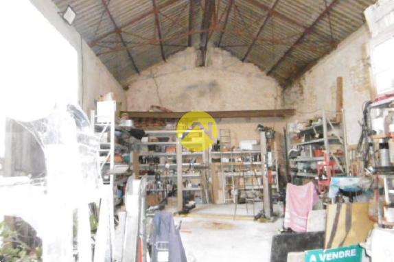 Deux maisons + grand atelier