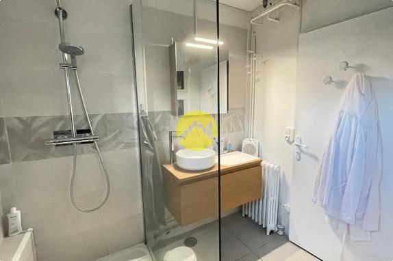 APPARTEMENT TRES LUMINEUX