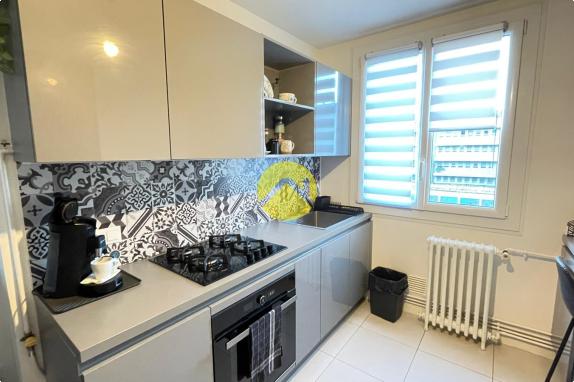 APPARTEMENT TRES LUMINEUX