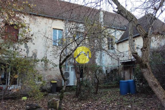 Maison / Pavillon Saint amand montrond, 8 pièces à louer