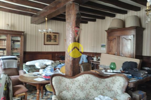 SPACIEUSE MAISON A PROX COMMERCES