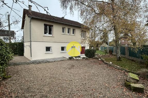 Maison élevée sur sous sol