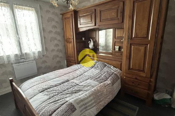 Maison élevée sur sous sol