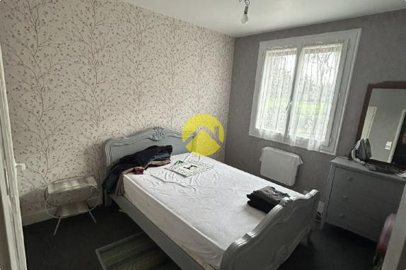 Maison élevée sur sous sol