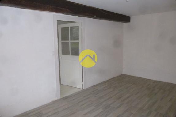 AU CALME D'UN HAMEAU