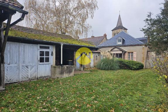 MAISON DE BOURG A RENOVER