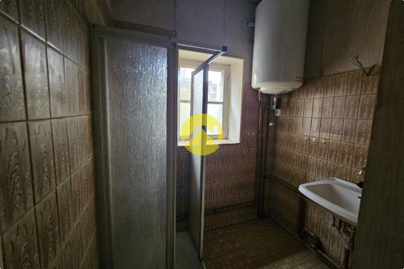 MAISON DE BOURG A RENOVER