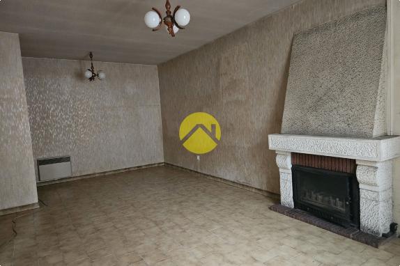 MAISON DE BOURG A RENOVER