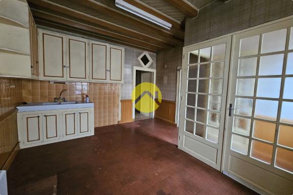 MAISON DE BOURG A RENOVER