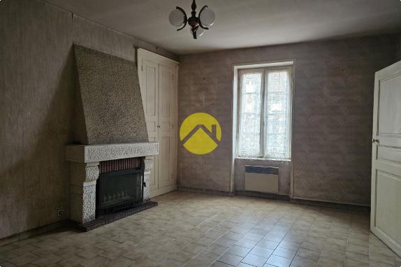 MAISON DE BOURG A RENOVER