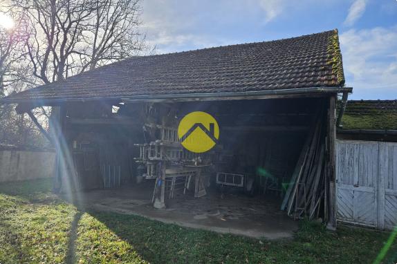 MAISON DE BOURG A RENOVER