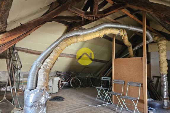 MAISON DE BOURG A RENOVER