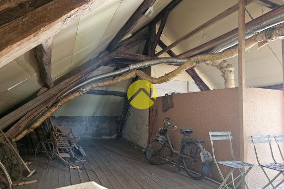 MAISON DE BOURG A RENOVER