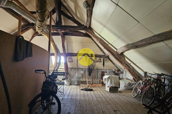 MAISON DE BOURG A RENOVER