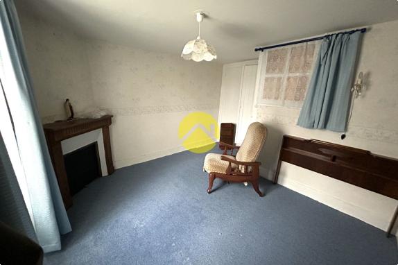 MAISON DE VILLAGE ET GRANGE