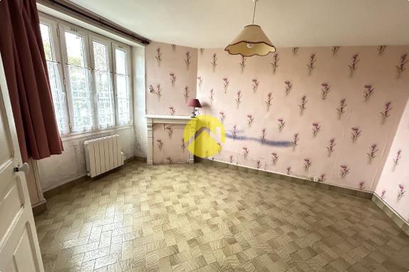 MAISON DE VILLAGE ET GRANGE