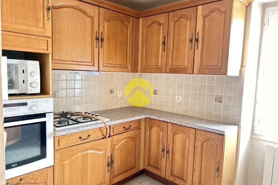 MAISON DE VILLAGE ET GRANGE