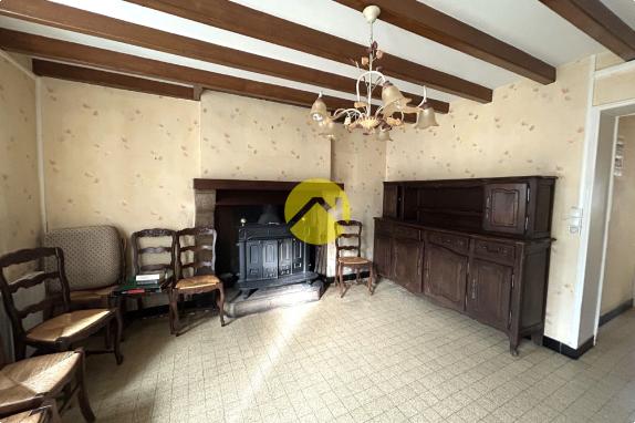 MAISON DE VILLAGE ET GRANGE