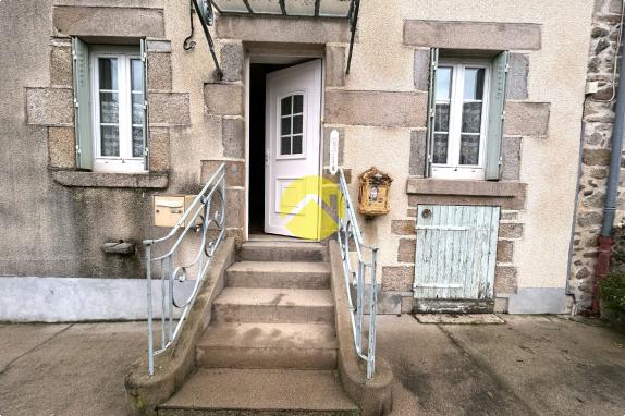 MAISON DE VILLAGE ET GRANGE