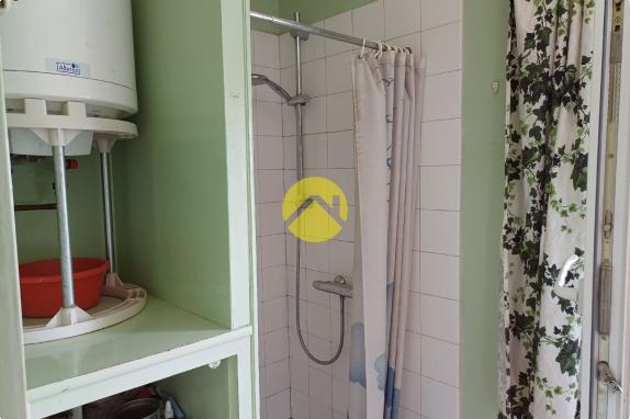 URGENT !! MAISON COUR ET GARAGES