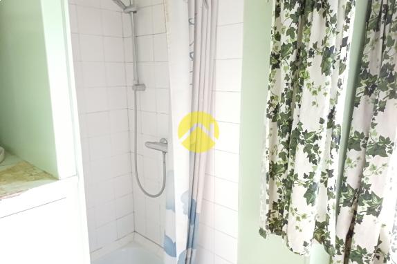 MAISON 120 M2 COUR ET GARAGES