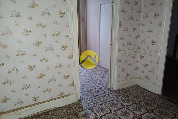 MAISON 120 M2 COUR ET GARAGES