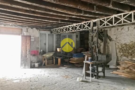 A VENDRE IMMEUBLE DE 360M²     