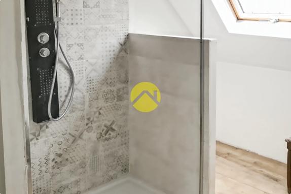 A VENDRE IMMEUBLE DE 360M²     