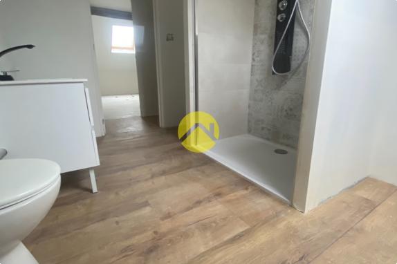 A VENDRE IMMEUBLE DE 360M²     