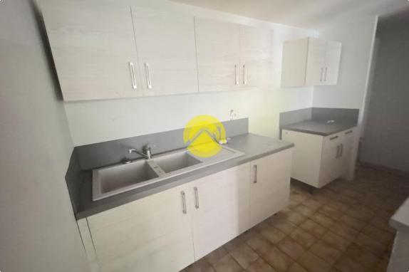 Apt 51m²à rénover.