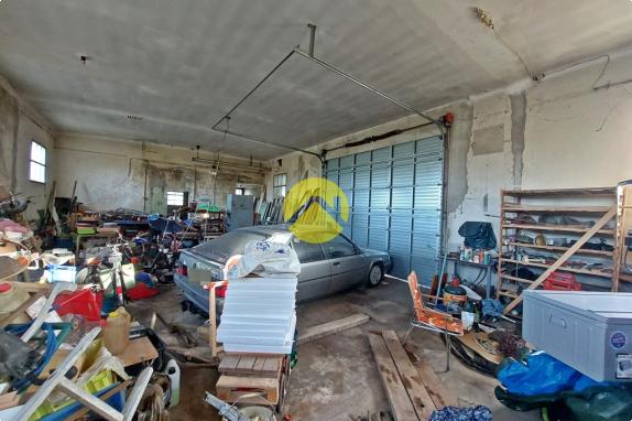 MAISON À RÉNOVER-BÂTIMENT-TERRAINS