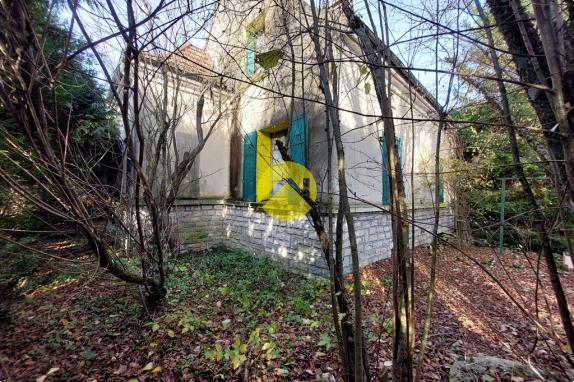 MAISON À RÉNOVER-BÂTIMENT-TERRAINS