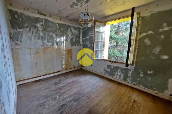 MAISON À RÉNOVER-BÂTIMENT-TERRAINS