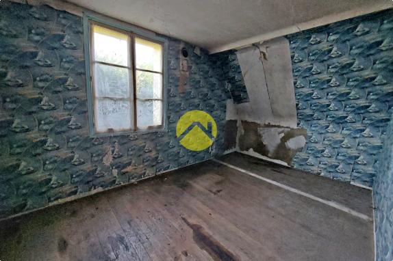 MAISON À RÉNOVER-BÂTIMENT-TERRAINS