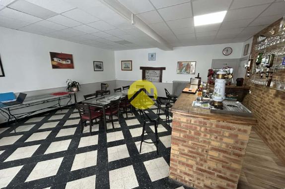 Maison + bar + parking