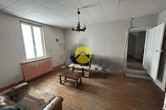 Maison + BAR (licence IV) + Parking