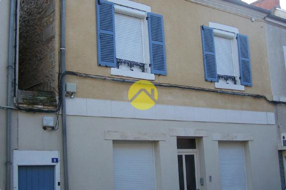 GRANDE MAISON RENOVEE AVEC GOUT