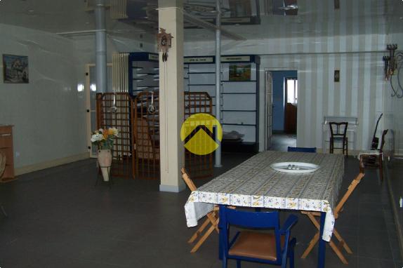 GRANDE MAISON RENOVEE AVEC GOUT