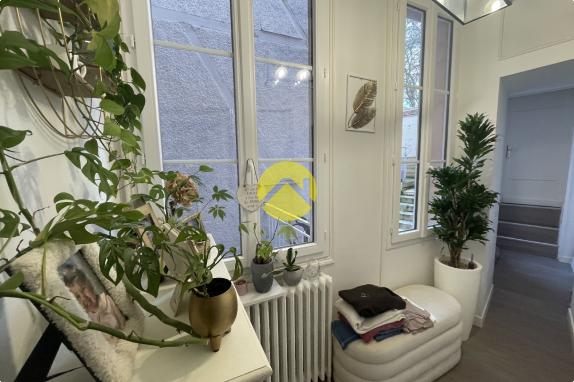 APPARTEMENT AVEC PISCINE CENTRE 