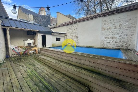 APPARTEMENT AVEC PISCINE CENTRE 