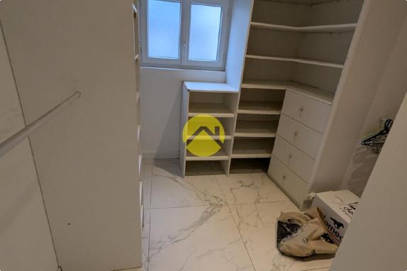APPARTEMENT AVEC PISCINE CENTRE 