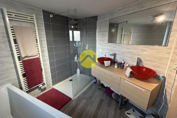 Maison Semi-Mitoyenne 